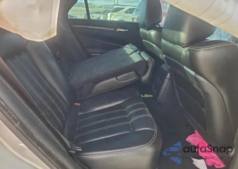 2021 Chrysler 300 S z USA, uszkodzony, nr VIN 2C3CCABG4MH545841